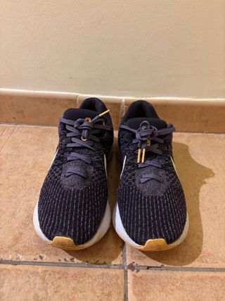 Zapatillas Nike Negras y Moradas