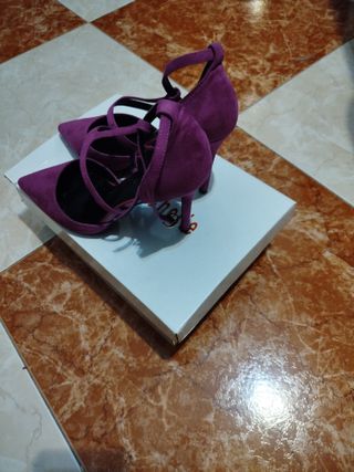 Zapatos de tacón morados talla 35