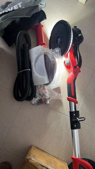 Averiada - Lijadora de Pared, 850W