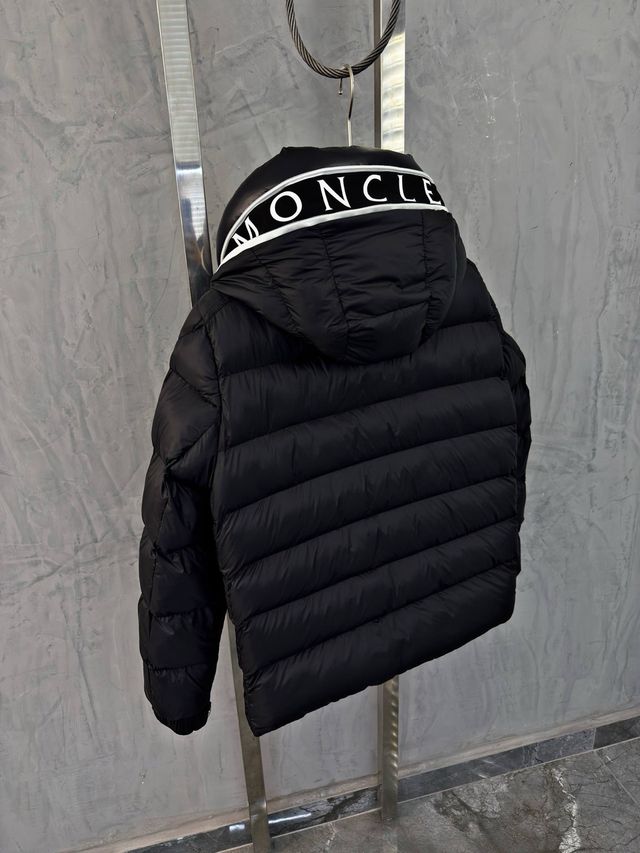 Abrigo Negro Moncler