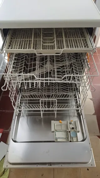 Lavavajillas Miele en buen estado