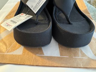 Sandalias Zara NUEVAS neopreno Negras Talla 41