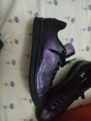 Zapatillas Adidas Negras y Moradas