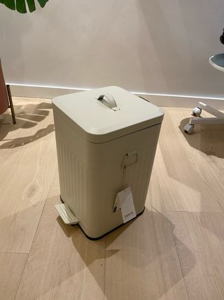 Cubo basura Zara Home metal beige