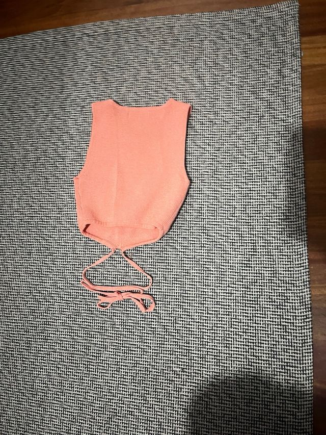 Top Bershka naranja con lazo