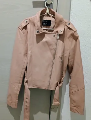 Cazadora polipiel Bershka rosa Talla S