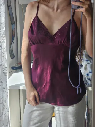 Top Extyn viola prugna con perline