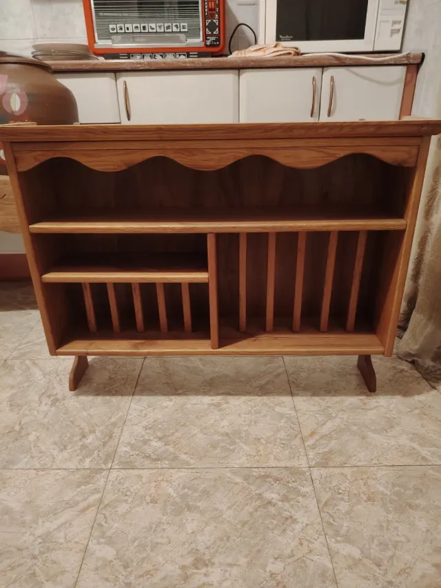 Mueble decorativo de madera