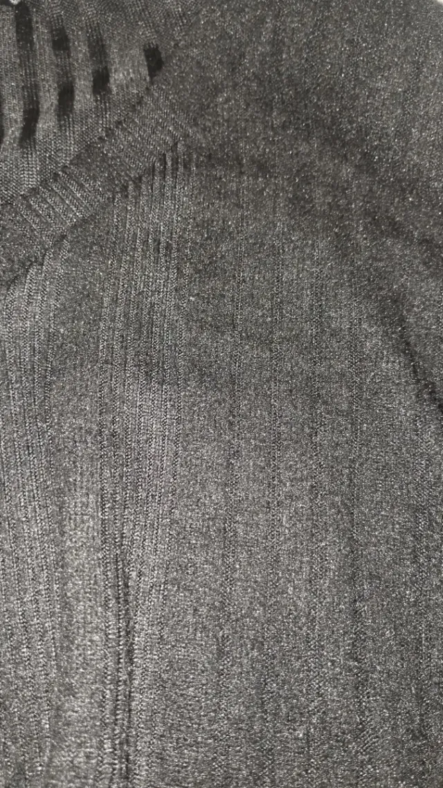 Suéter de algodón negro manga larga