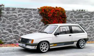 Maqueta Opel Corsa A 1/18