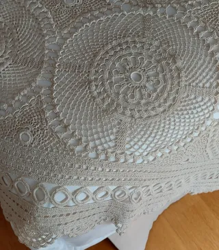 OFERTA .Colcha ganchillo beige 2.10x2.50.