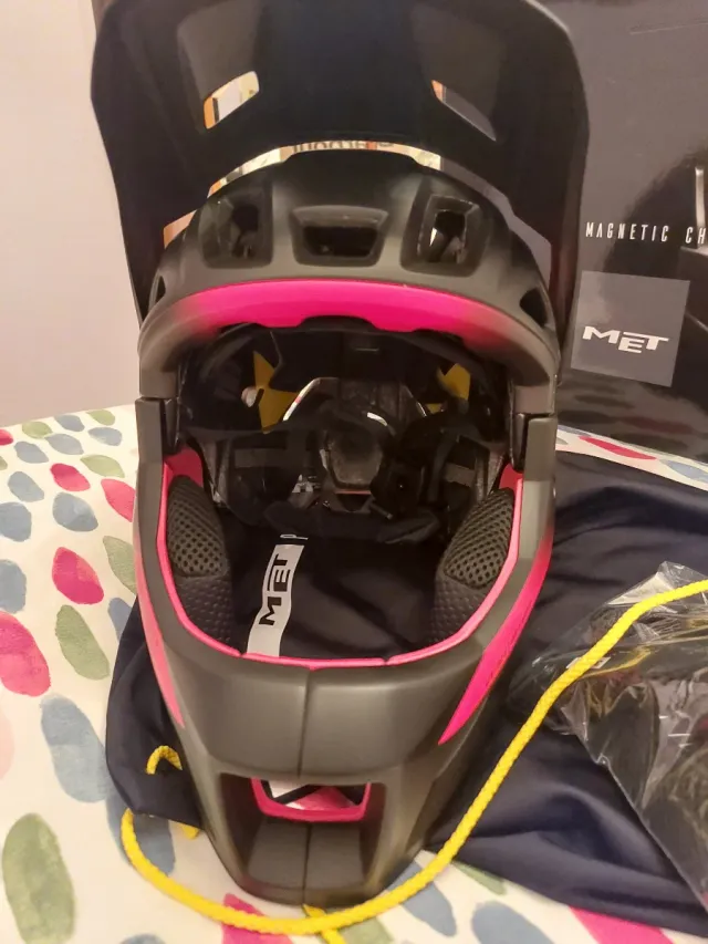 Casco MET Enduro Downhill