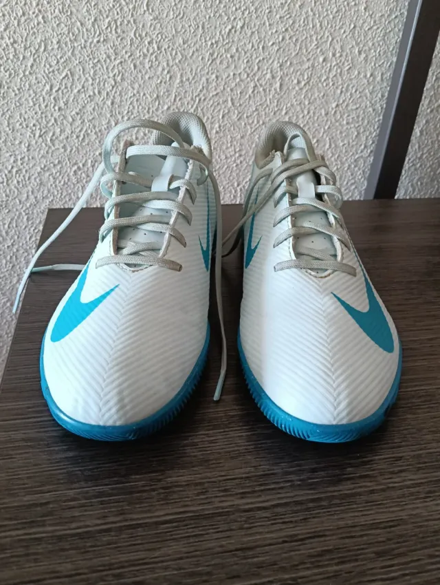Zapatillas Fútbol Sala Nike Blancas y Azules