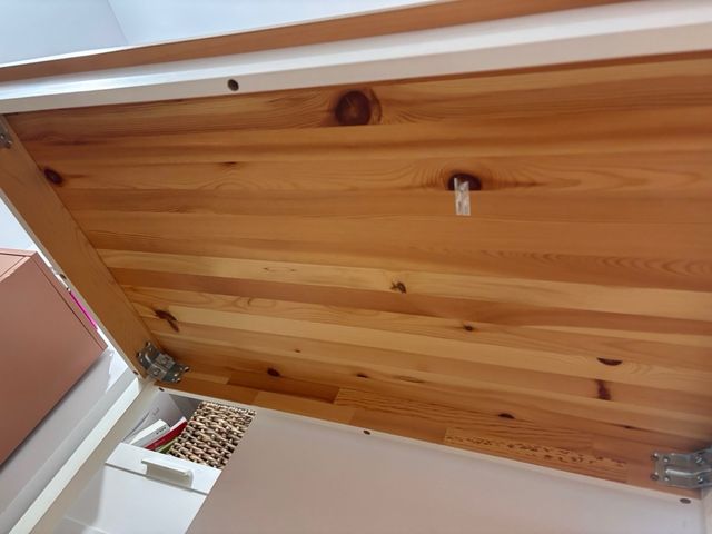 Mesa de comedor de madera