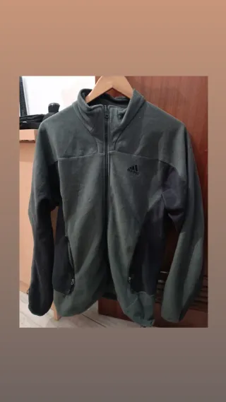 Polar Adidas gris y negro Talla M