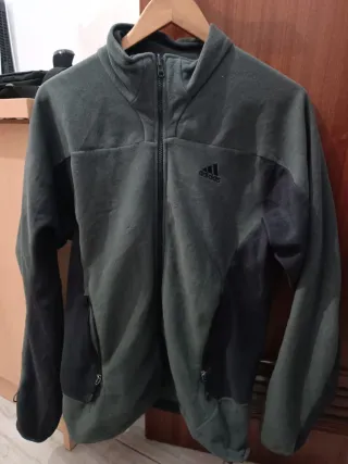 Polar Adidas gris y negro Talla M