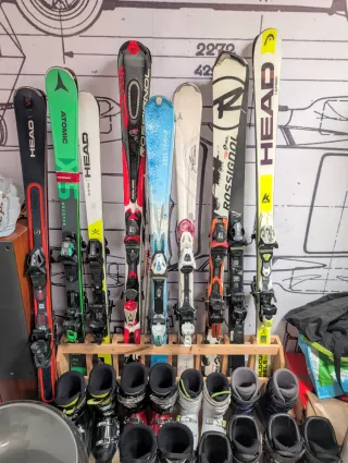 Esquís, Botas y Bastones de Esquí