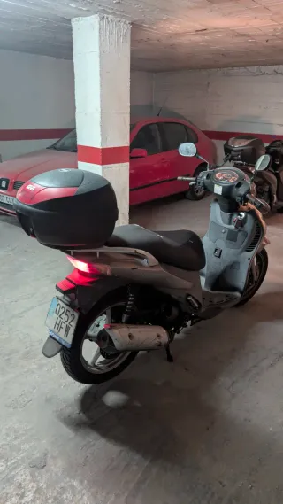 Suzuki CN UX 125cc Moto