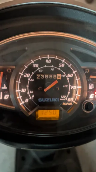 Suzuki CN UX 125cc Moto