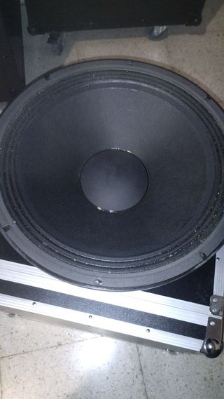 Altavoz Beyma 18G550