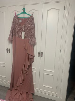Vestido largo lentejuelas y plumas
