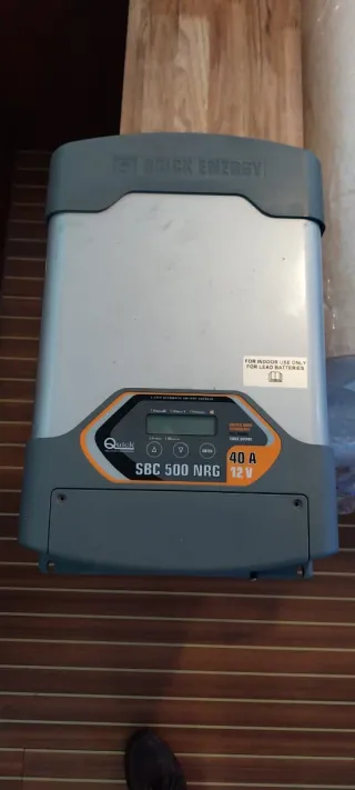 Cargador Baterías Quick Energy SBC 500 NRG 40 Ap