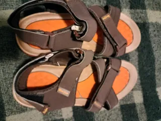 Sandalias Bugan Marrones y Naranjas