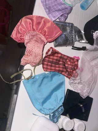 Armario Barbie rosa con accesorios