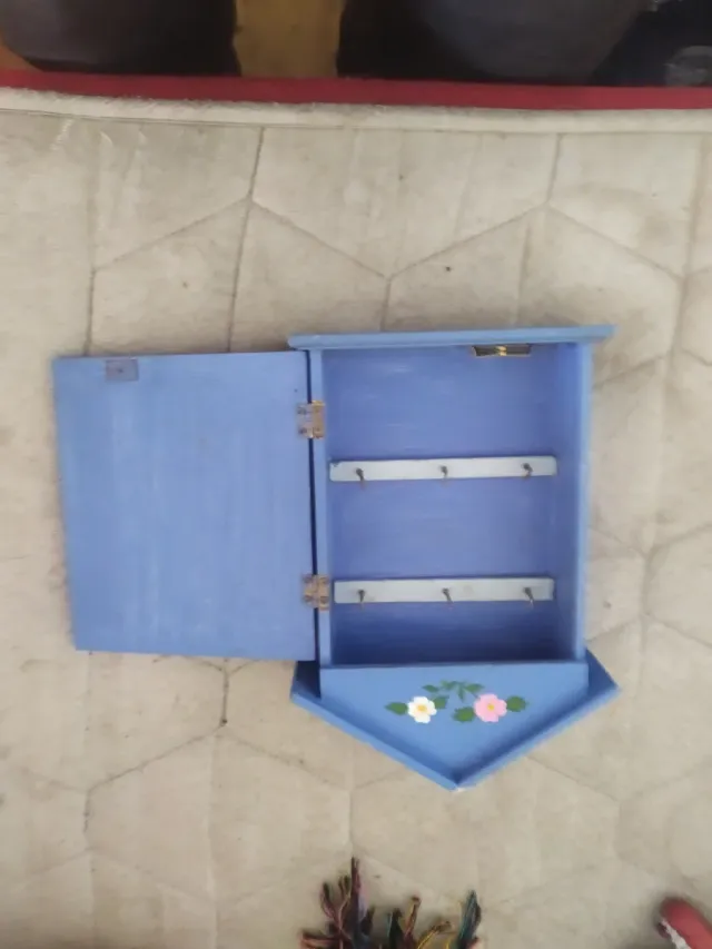 Casita porta llaves decorada mariposas