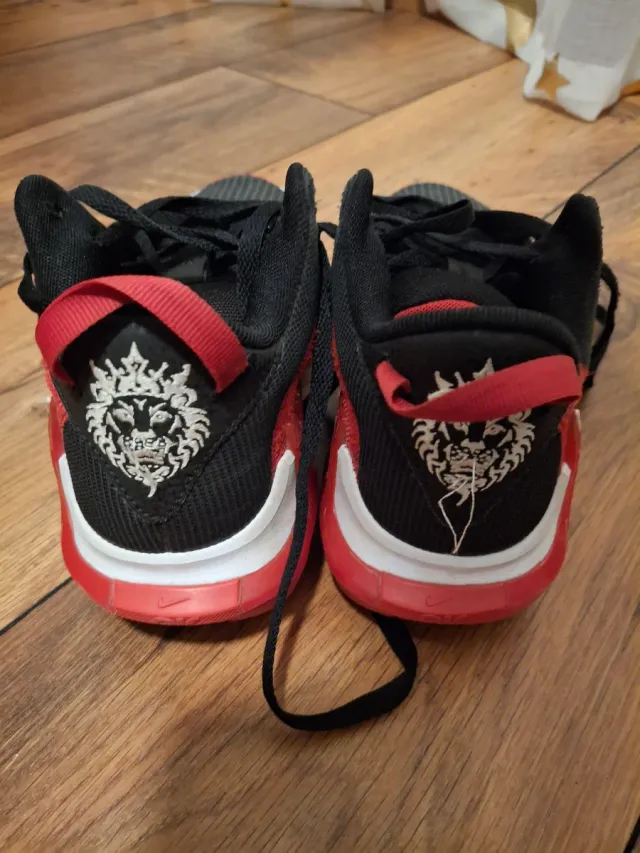 Zapatillas Baloncesto Nike LeBron Witness 7 niño