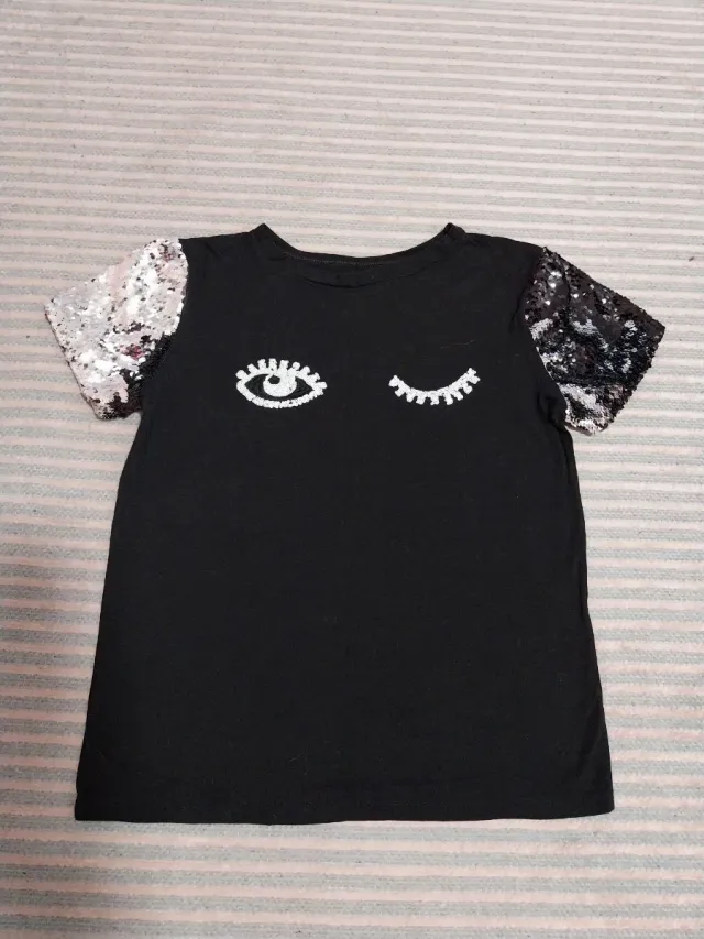 Camiseta negra con lentejuelas talla M