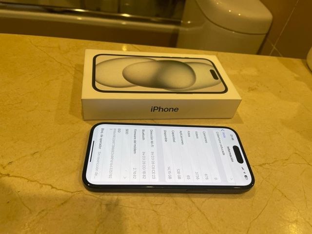 iPhone 15 128GB