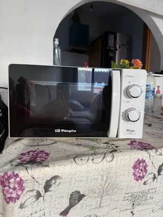 Microondas Orbegozo Blanco