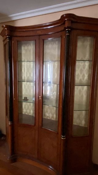 Vitrina Clásica Madera y Cristal