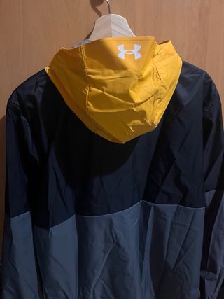 Cortavientos Under Armour Amarillo y Gris
