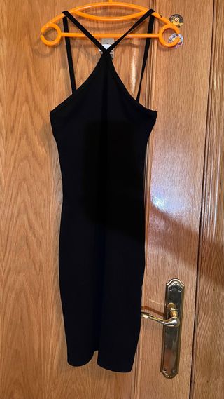 Vestido negro cuello cruzado