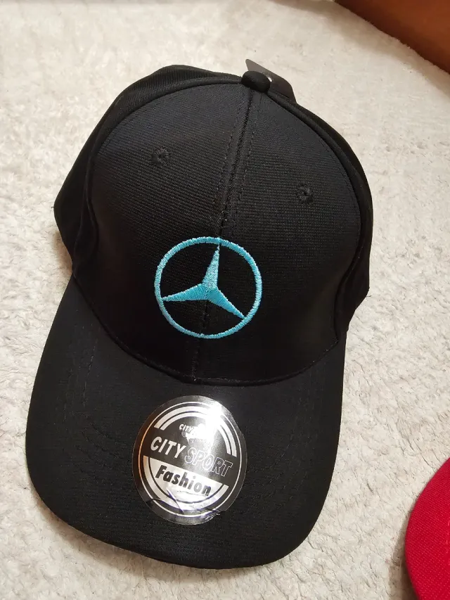 Gorras Mercedes-Benz (Negra y Rojas)