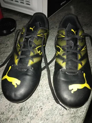 Botas de fútbol Puma Attacanto FG/AG