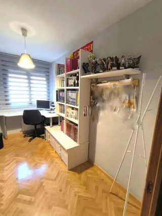 Mesa, estanterías y cajones para estudio