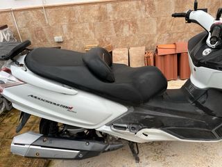 MaxiSym 600 ABS Moto. Solo 10.000km de 2017.