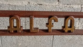 Máquina de coser antigua ALFA