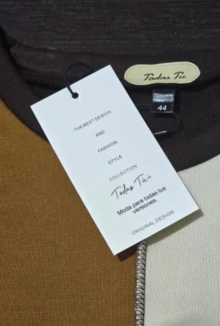 Vestido-Sudadera de bloques en tonos tierra.