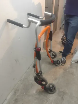 Andador infantil posterior Cocodrilo