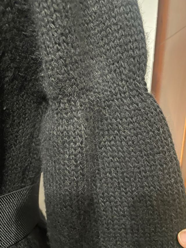 Cardigan nero con pelliccia