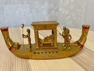 Barco Egipcio Nilo Reina Figura dorada.