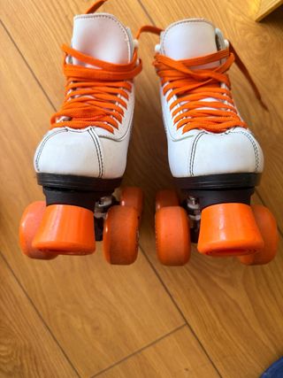 Patines de 4 ruedas blancos y naranjas n° 31-32