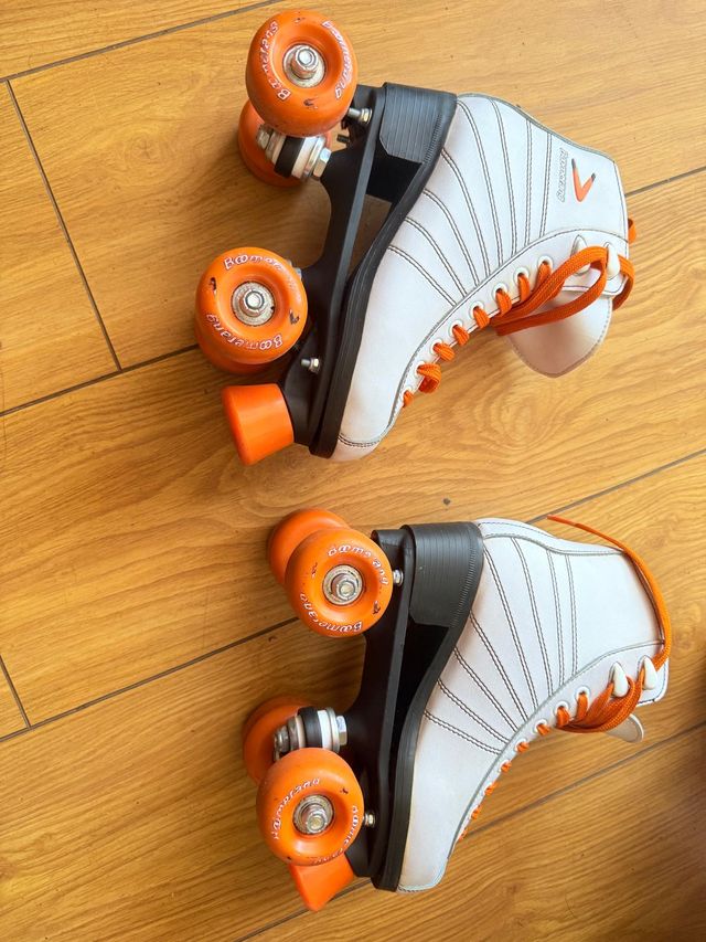 Patines de 4 ruedas blancos y naranjas n° 31-32