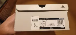 Zapatillas Adidas Talla 40, Blancas. 