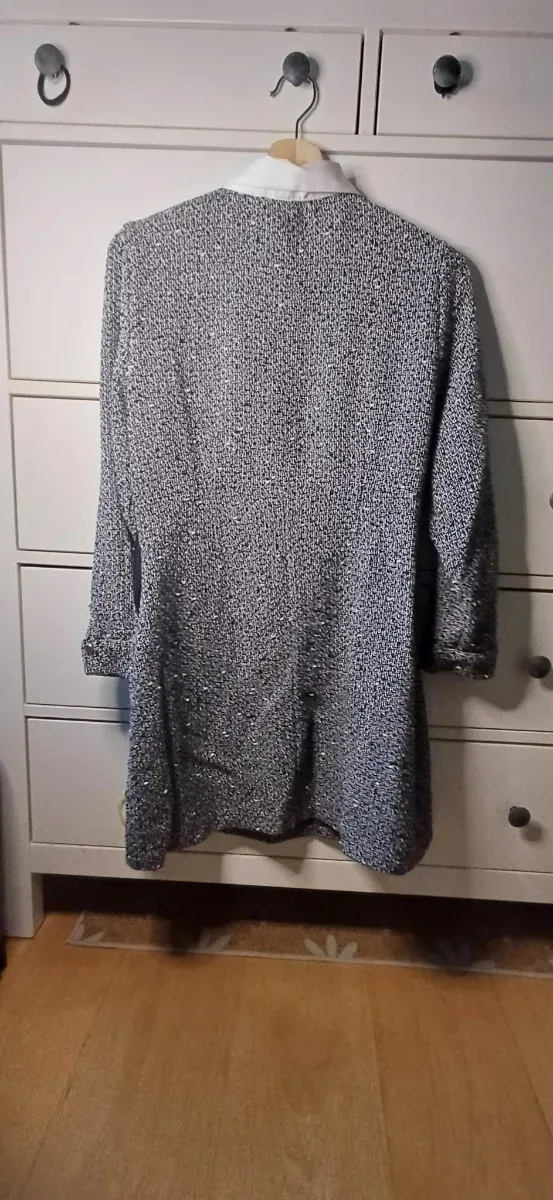 Vestido gris plateado corto