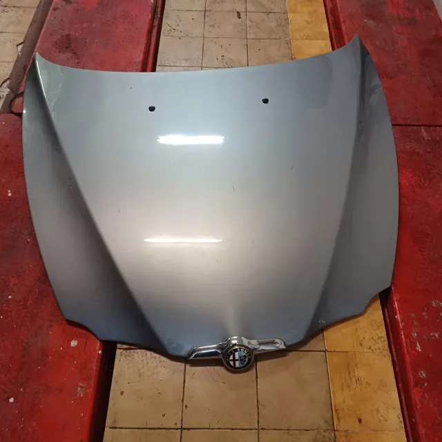 Capó Alfa Romeo GT Gris